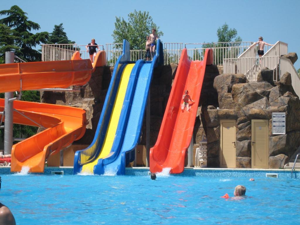 Hotel Iskar & Aquapark ساني بيتش المظهر الخارجي الصورة